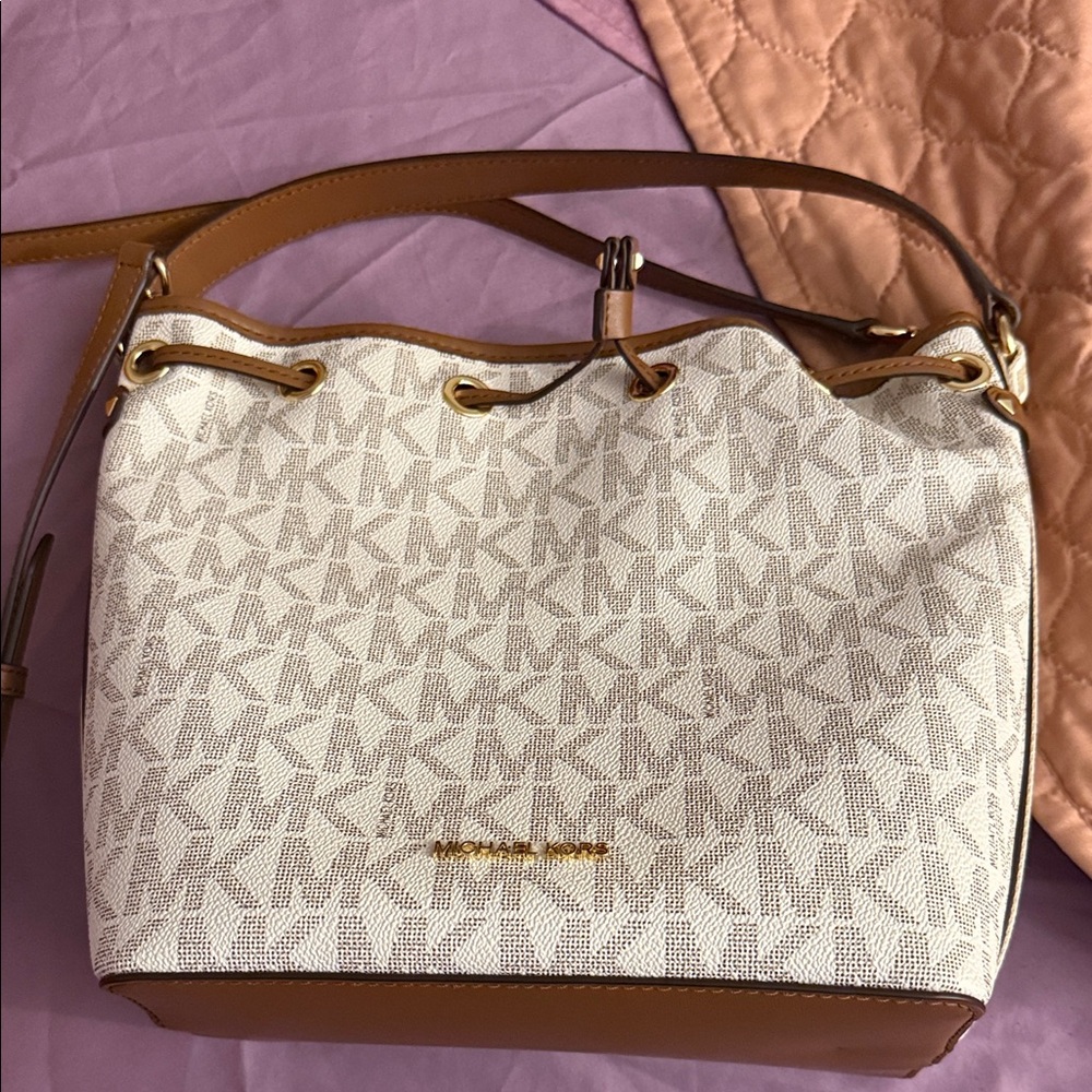 Michael Kors Cream and Tan Shoulder Bag